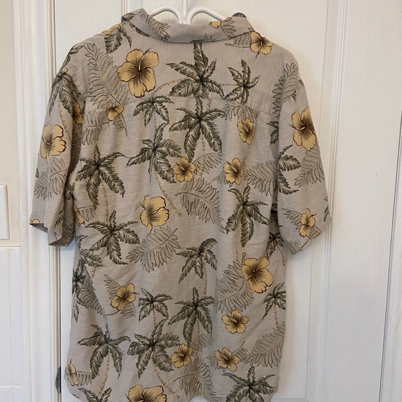 Batik Bay Silk Men’s Hawaiian button down shirt - Picture 5 of 6